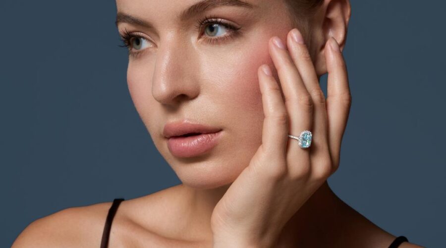 emerald cut engagement ring